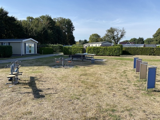 Chalet & Caravanpark De Vossenhoek